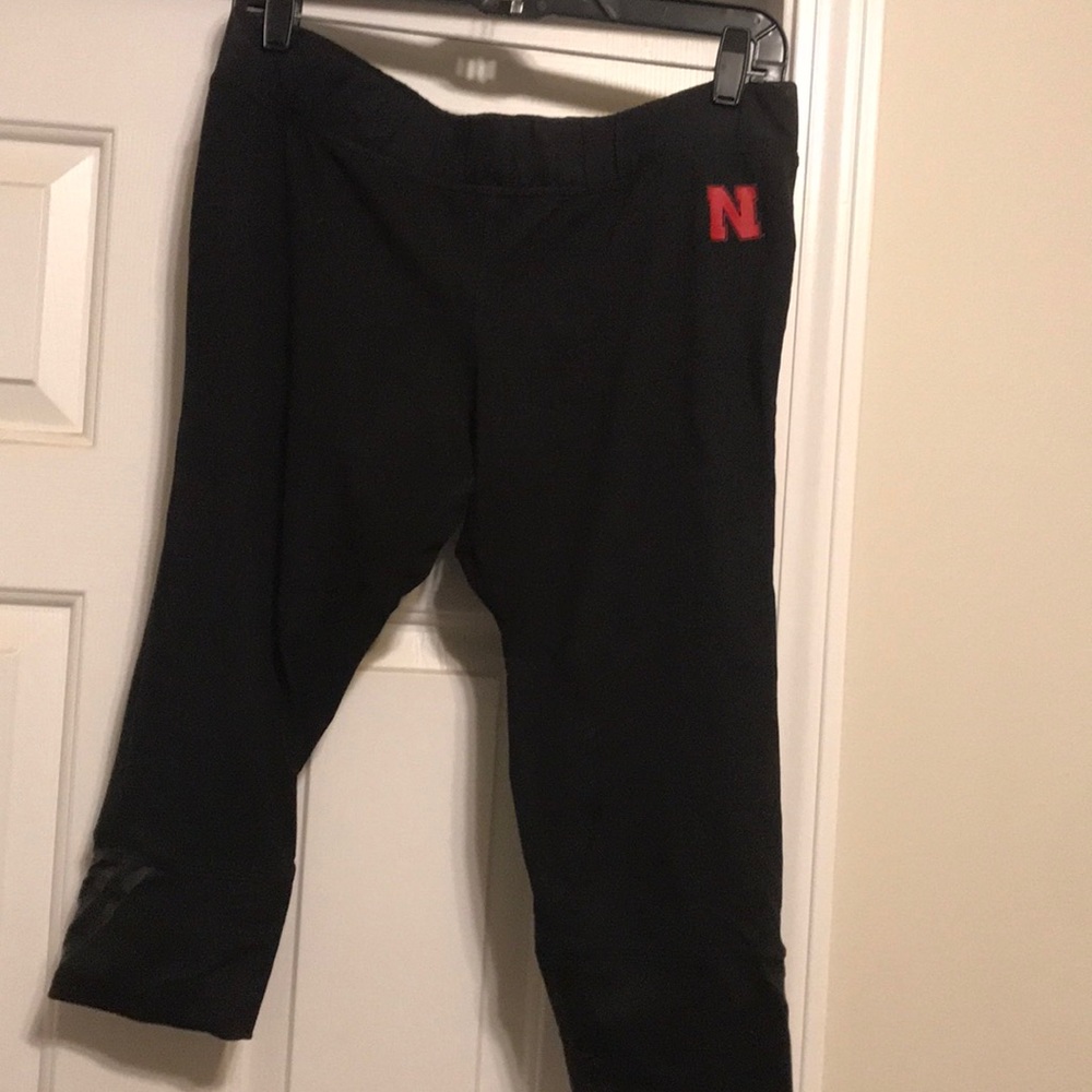 Husker Capris
